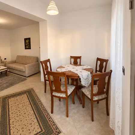 Appartement Helen Tirana